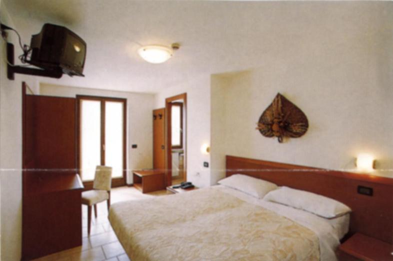 Hotel Scandola Bosco Chiesanuova Kamer foto