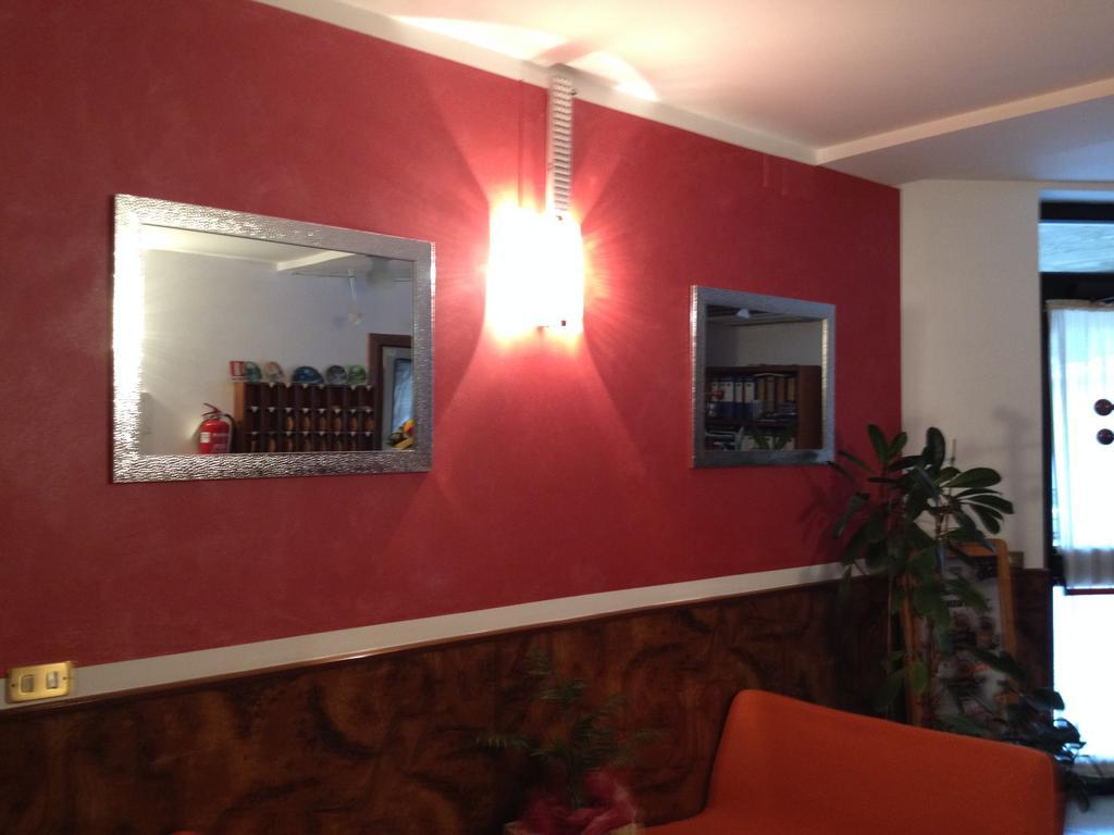 Hotel Scandola Bosco Chiesanuova Buitenkant foto